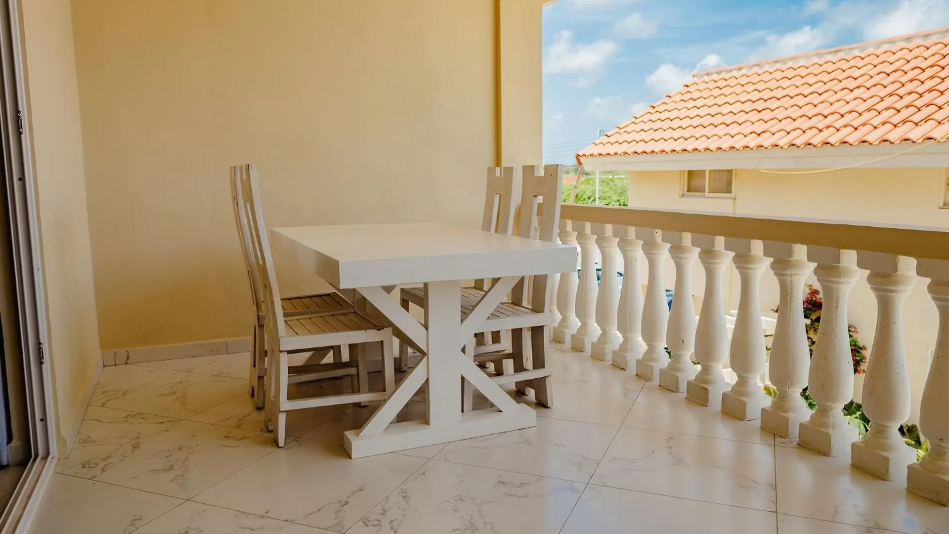 Impressive 2-Bedroom Apartment 2Km From Eagle Beach Palm Beach