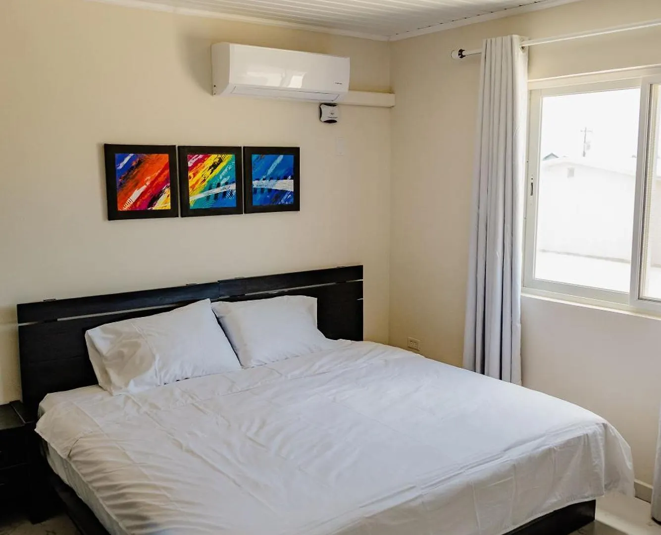Impressive 2-Bedroom Apartment 2Km From Eagle Beach Palm Beach